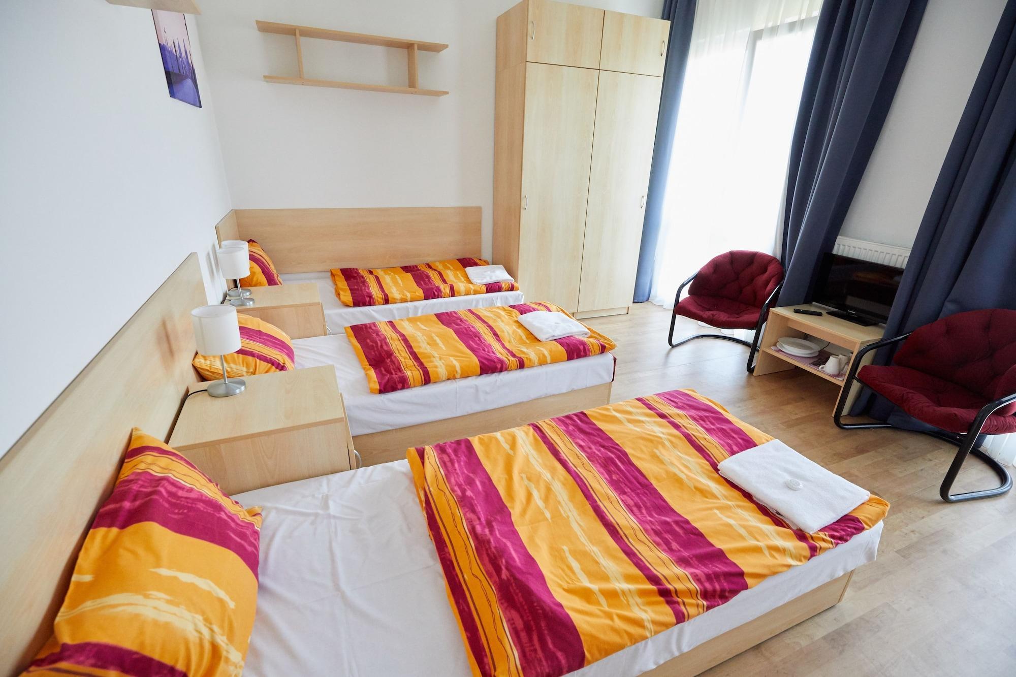 University Hotel Praha Bagian luar foto