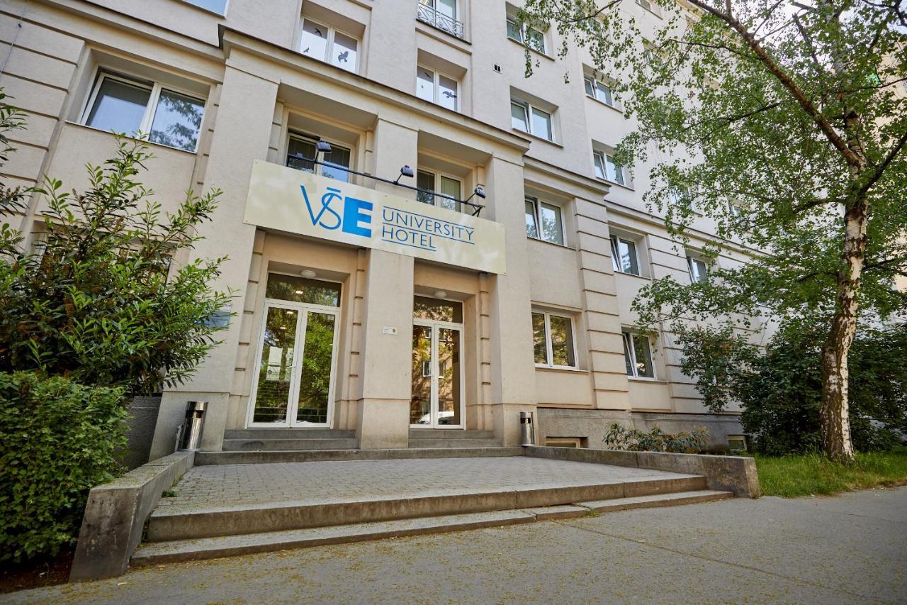 University Hotel Praha Bagian luar foto